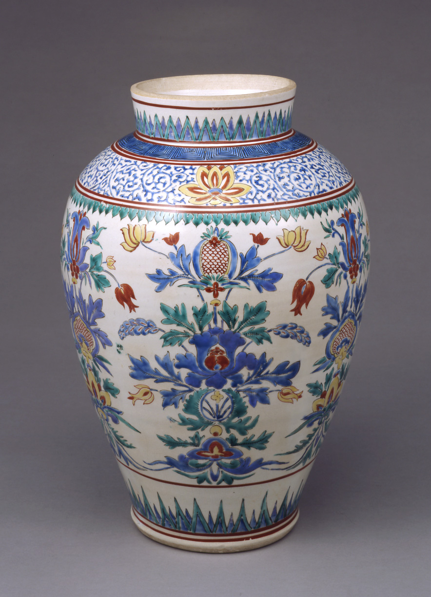色絵唐子文沈香壺 663 色絵唐子文沈香壺 663 工芸品