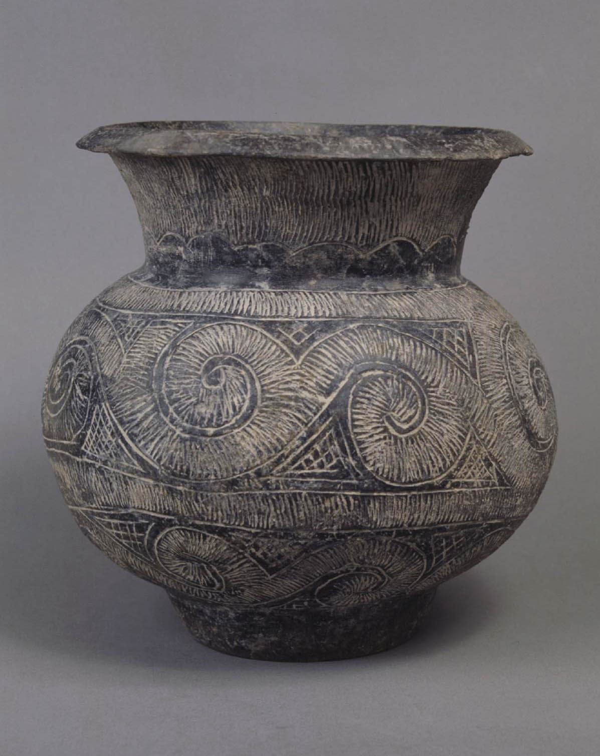 グレーの広口壺